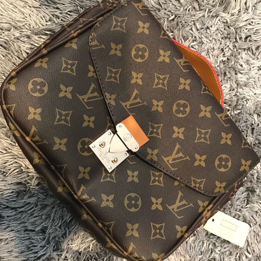 Crossbody bag